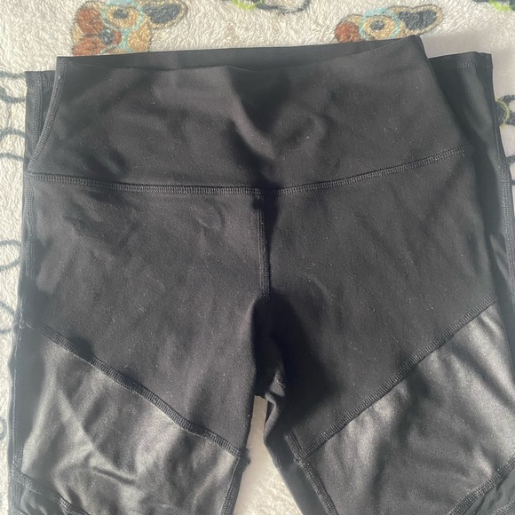 Alo Yoga leggings, black, size Medium. Excellent condition. Mesh - Picture 3 of 6